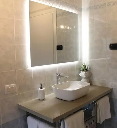 Charming & Modern In The Апартаменты
