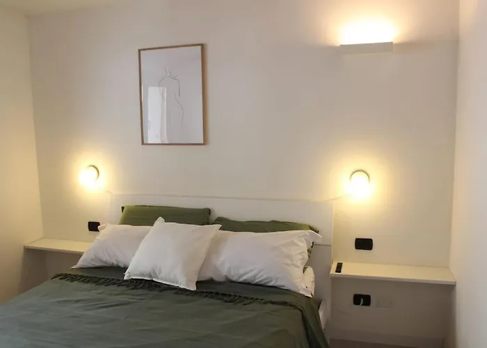 Charming & Modern In The Апартаменты