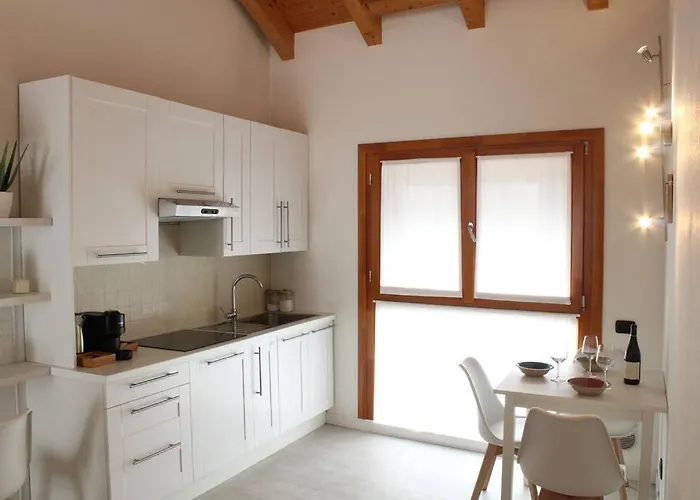 Charming & Modern In The Апартаменты *